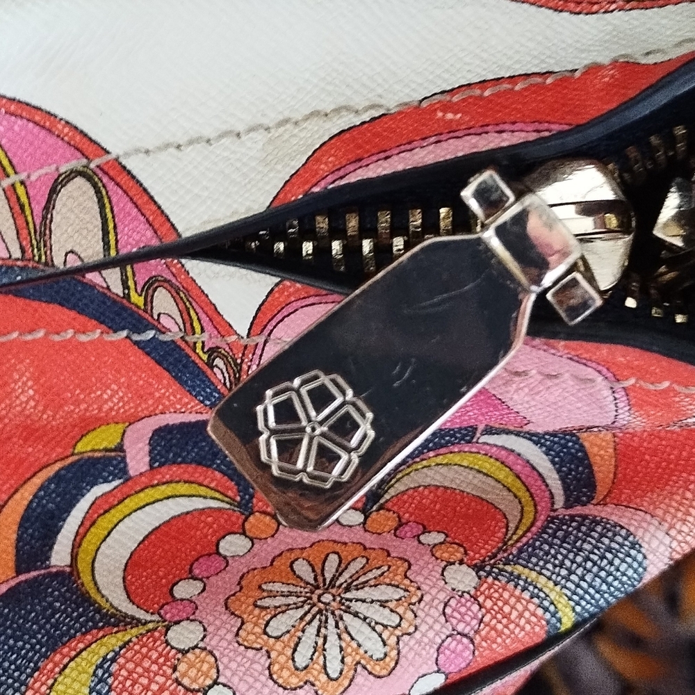 TRINA TURK WHITE PINK FLORAL LARGE HOBO HANDBAG - Picture 4 of 12
